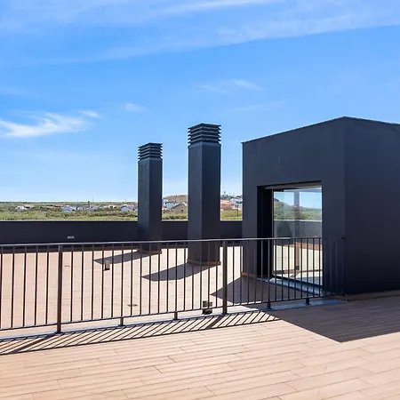The Arborglen - 3 Bedrooms - Santa Cruz Apartment