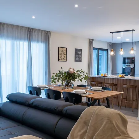 The Arborglen - 3 Bedrooms - Santa Cruz Apartment