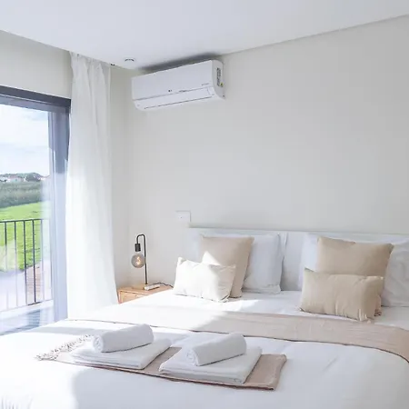 The Arborglen - 3 Bedrooms - Santa Cruz Apartment *