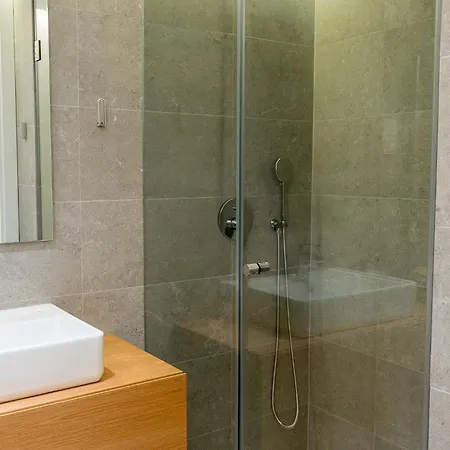 The Arborglen - 3 Bedrooms - Santa Cruz Apartment